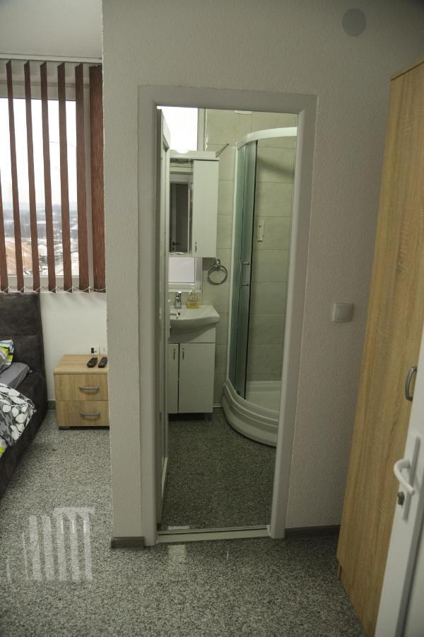 Binta HOSTEL Vranje Bagian luar foto