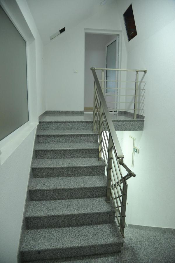Binta HOSTEL Vranje Bagian luar foto