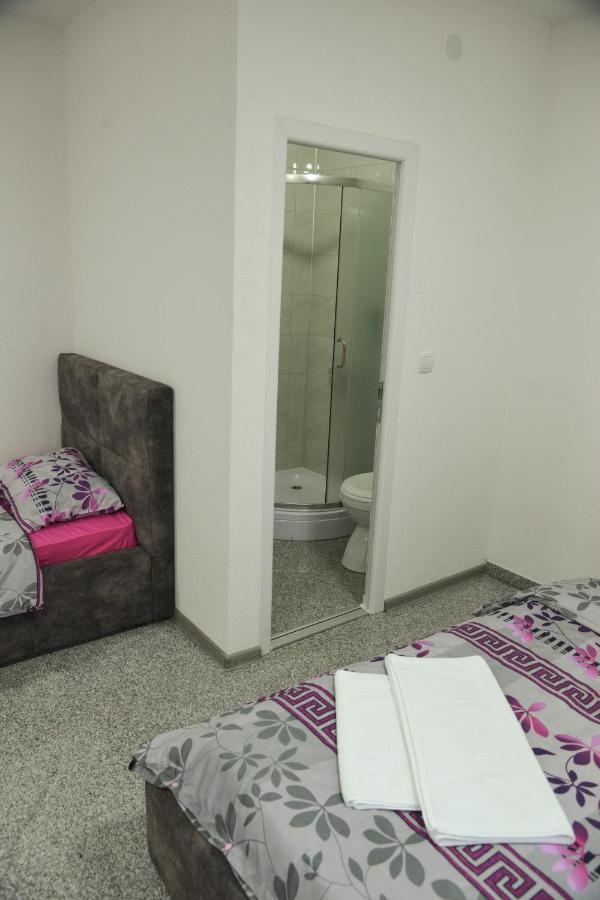 Binta HOSTEL Vranje Bagian luar foto