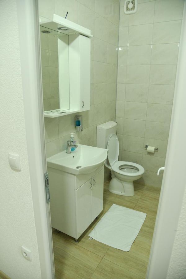 Binta HOSTEL Vranje Bagian luar foto