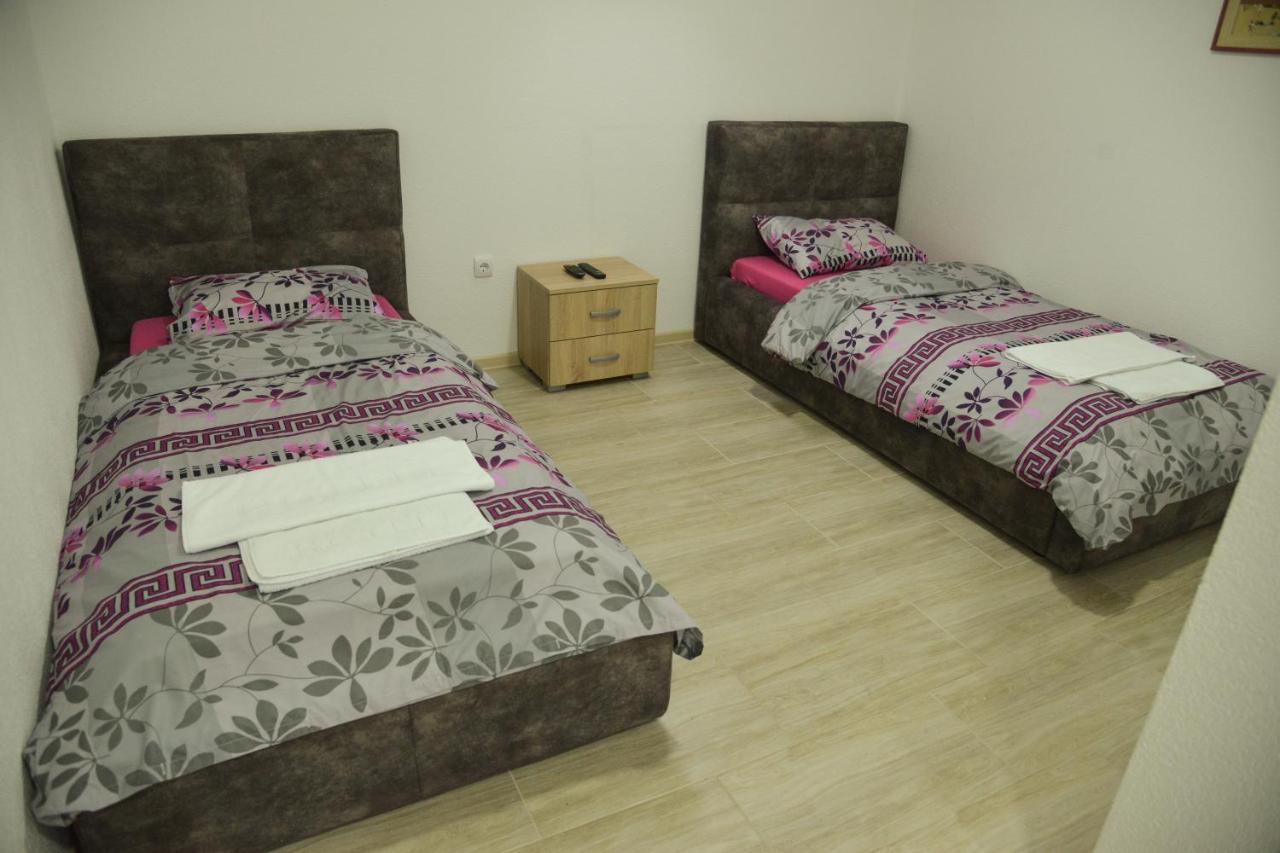 Binta HOSTEL Vranje Bagian luar foto
