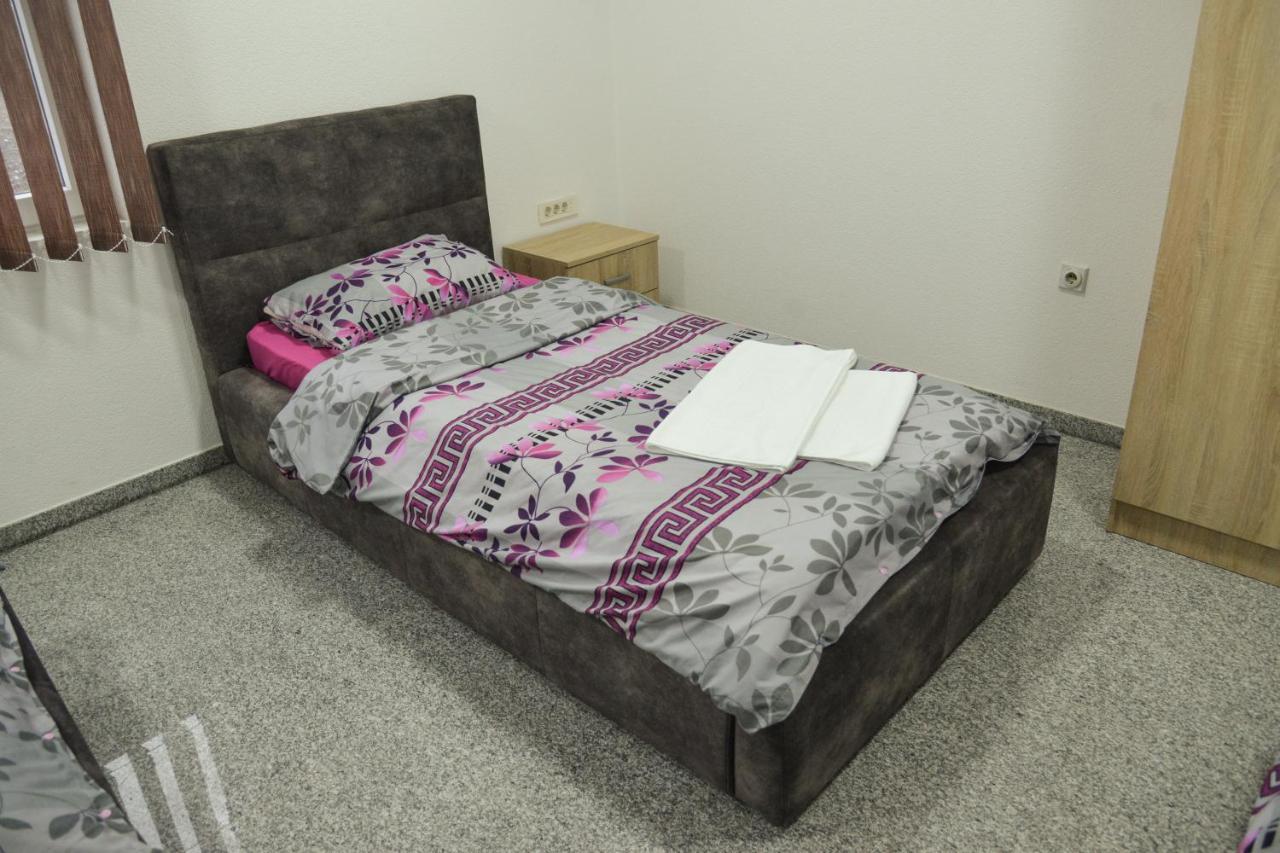 Binta HOSTEL Vranje Bagian luar foto
