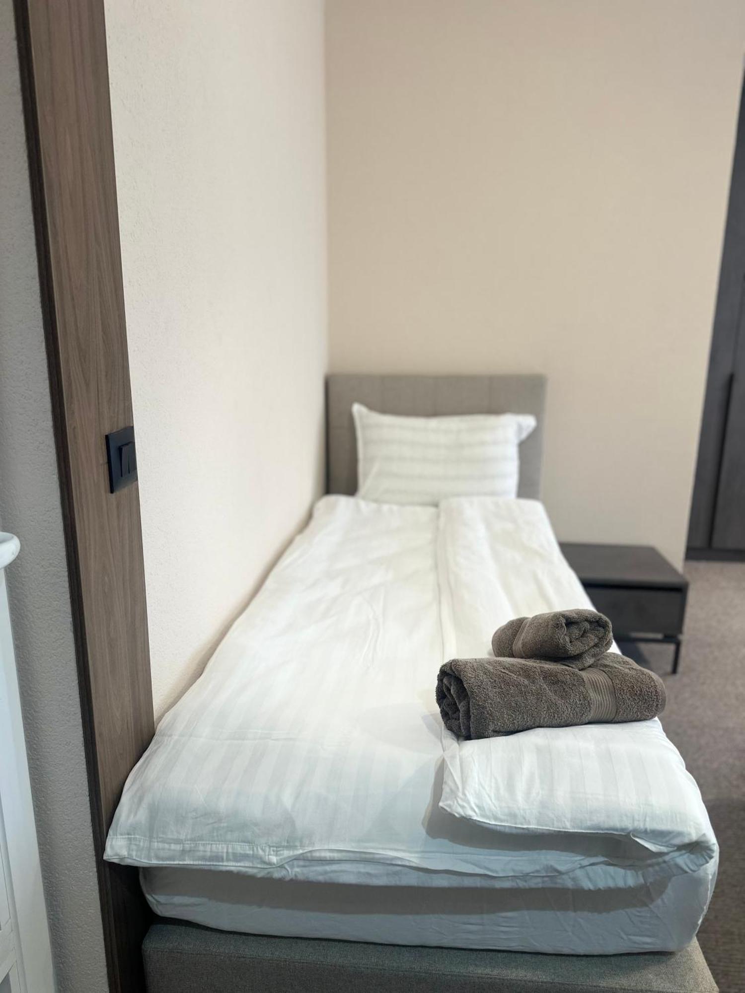 Binta HOSTEL Vranje Bagian luar foto
