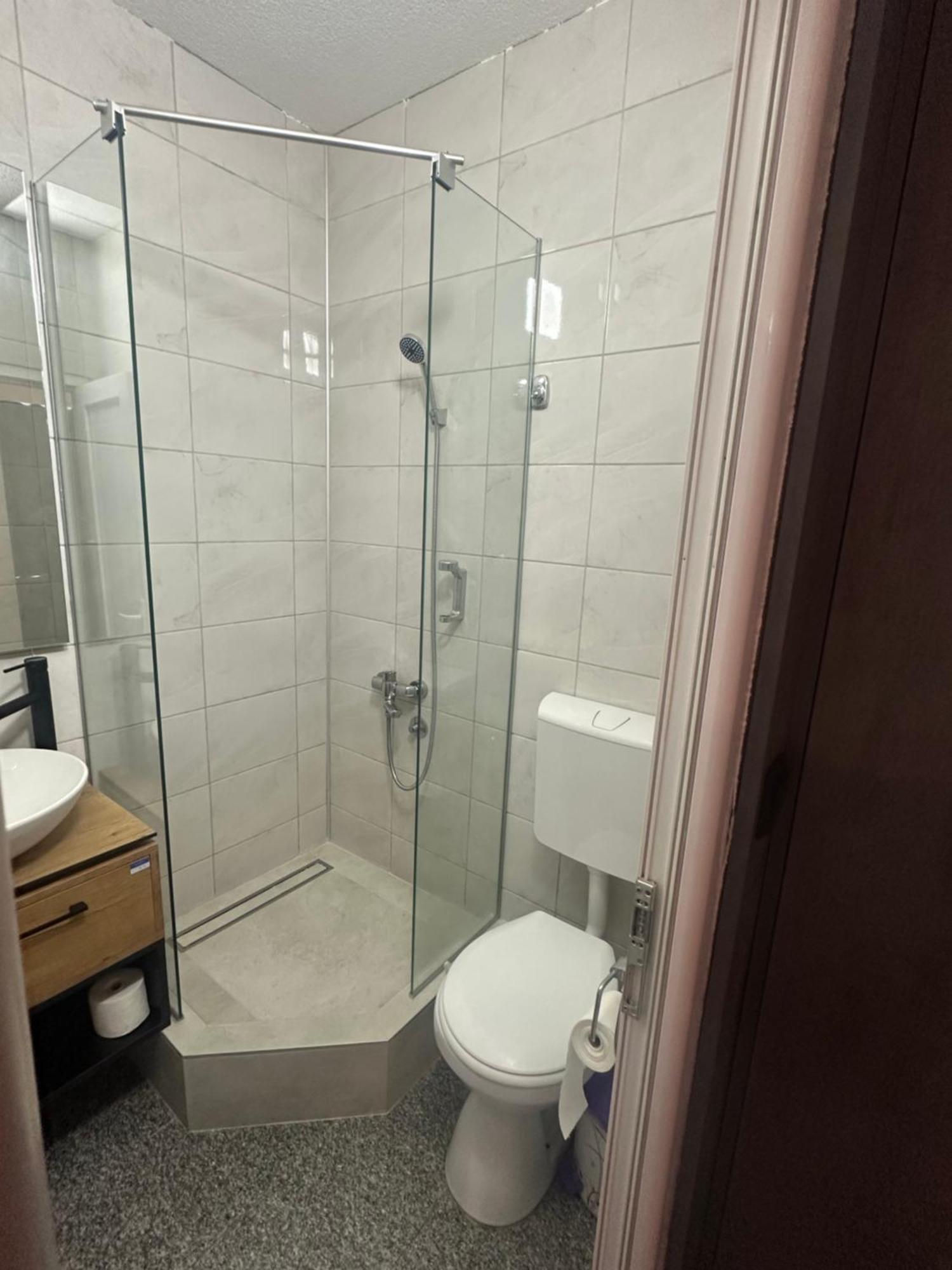 Binta HOSTEL Vranje Bagian luar foto
