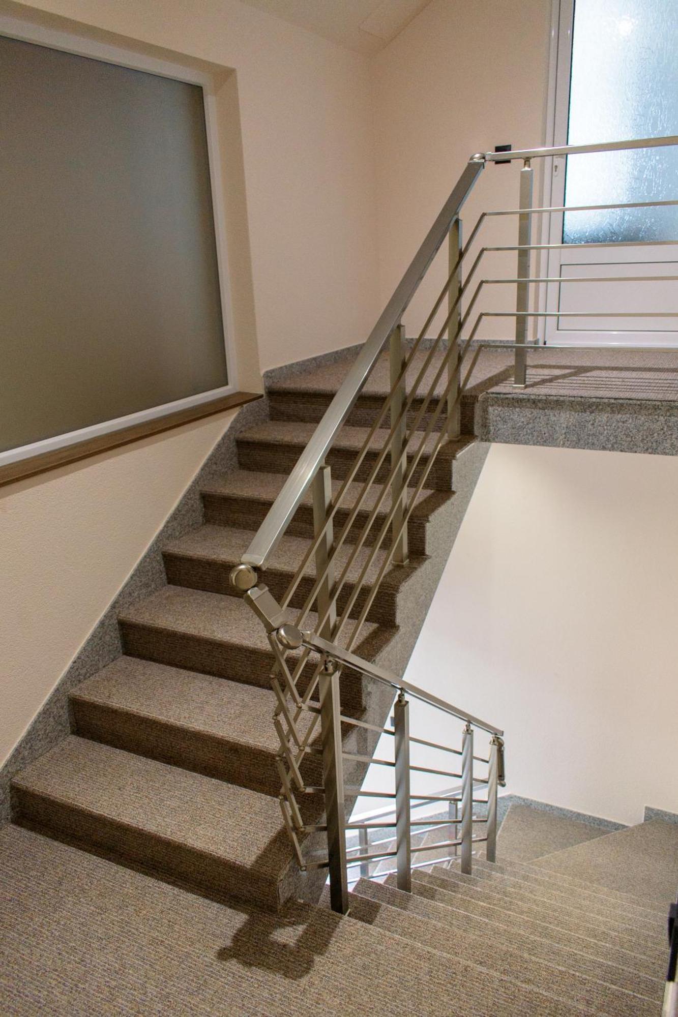 Binta HOSTEL Vranje Bagian luar foto