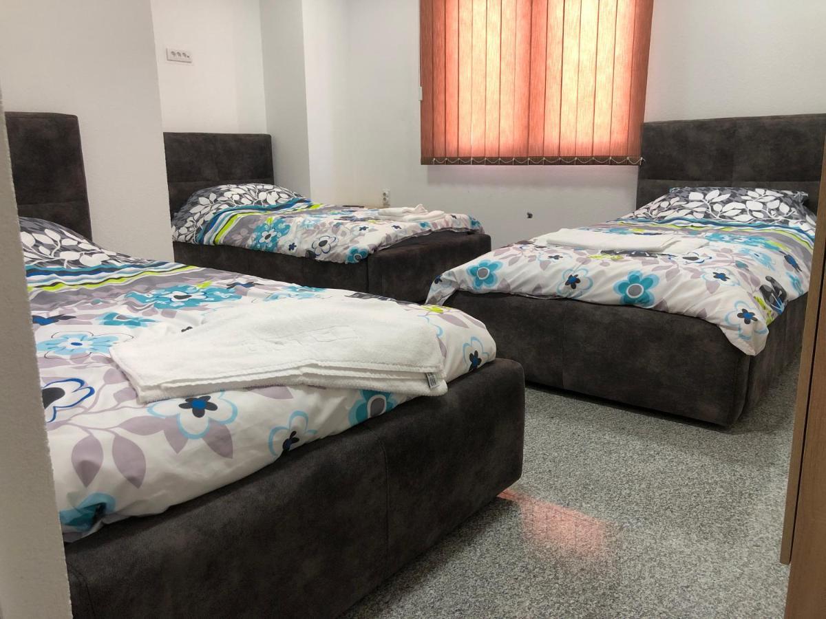 Binta HOSTEL Vranje Bagian luar foto