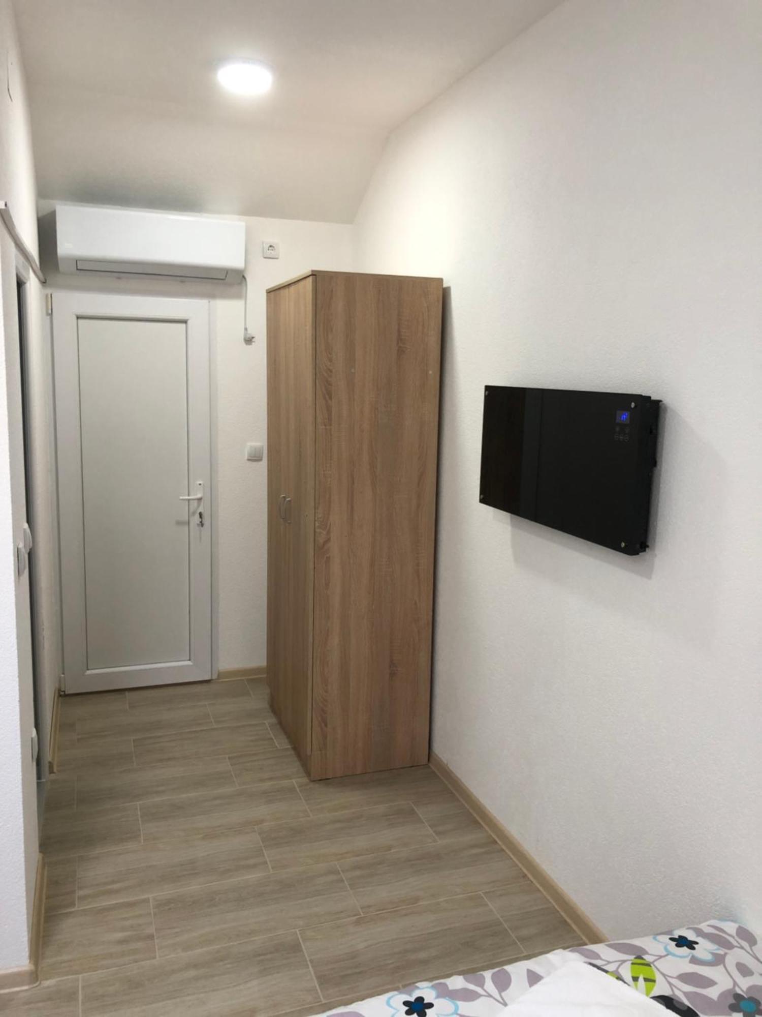 Binta HOSTEL Vranje Bagian luar foto